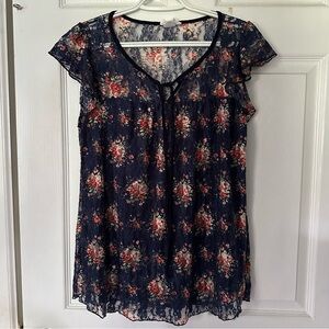 Women’s Maternity Floral Lace Top Size Medium